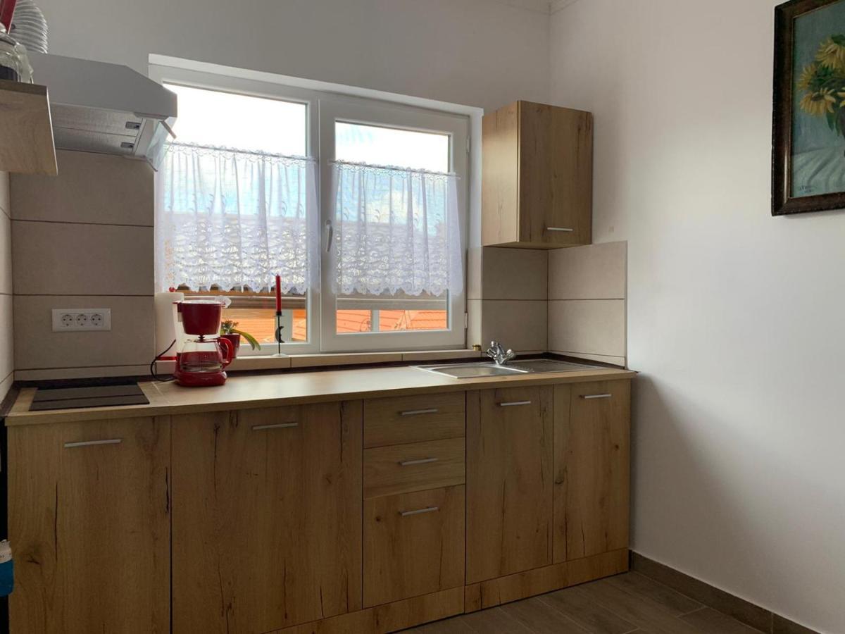 דירות Orşova Casa Anna&Criss מראה חיצוני תמונה