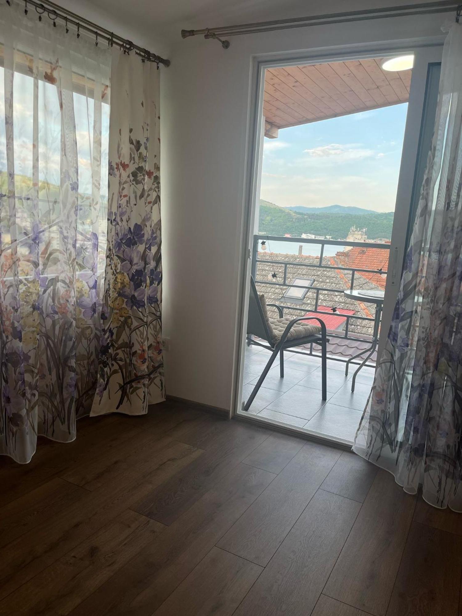 דירות Orşova Casa Anna&Criss מראה חיצוני תמונה