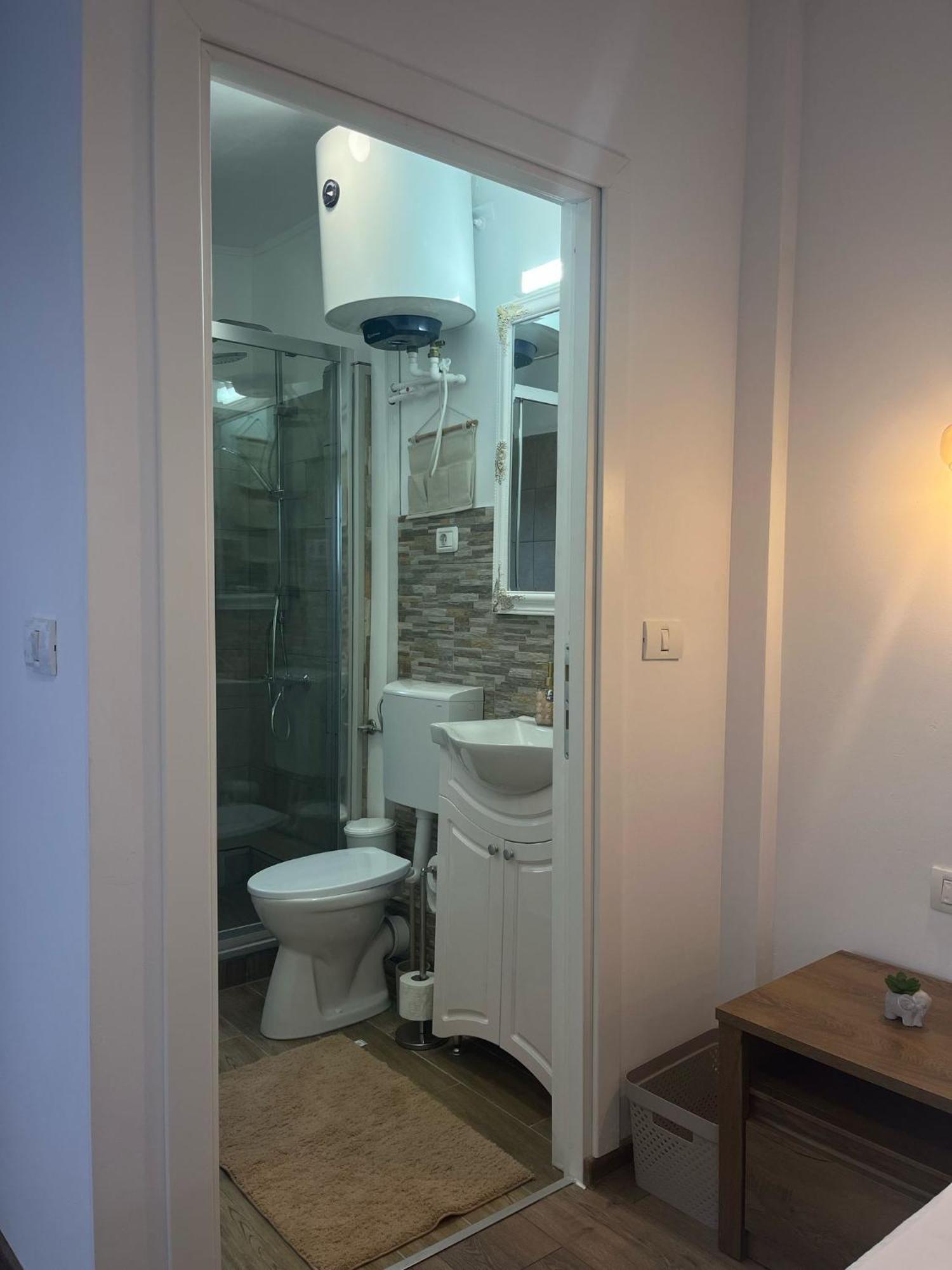 דירות Orşova Casa Anna&Criss מראה חיצוני תמונה